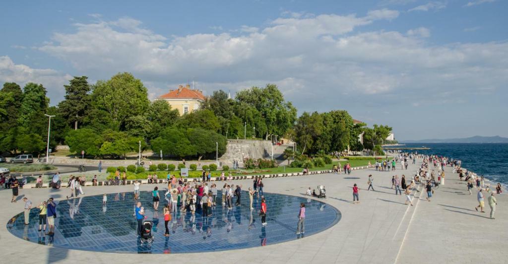 365 Rooms Zadar Exterior photo